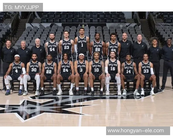 马刺队士气高昂，大胜湖人队晋级季后赛